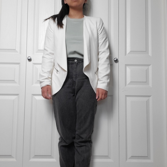 White Blazer - Picture 2 of 5